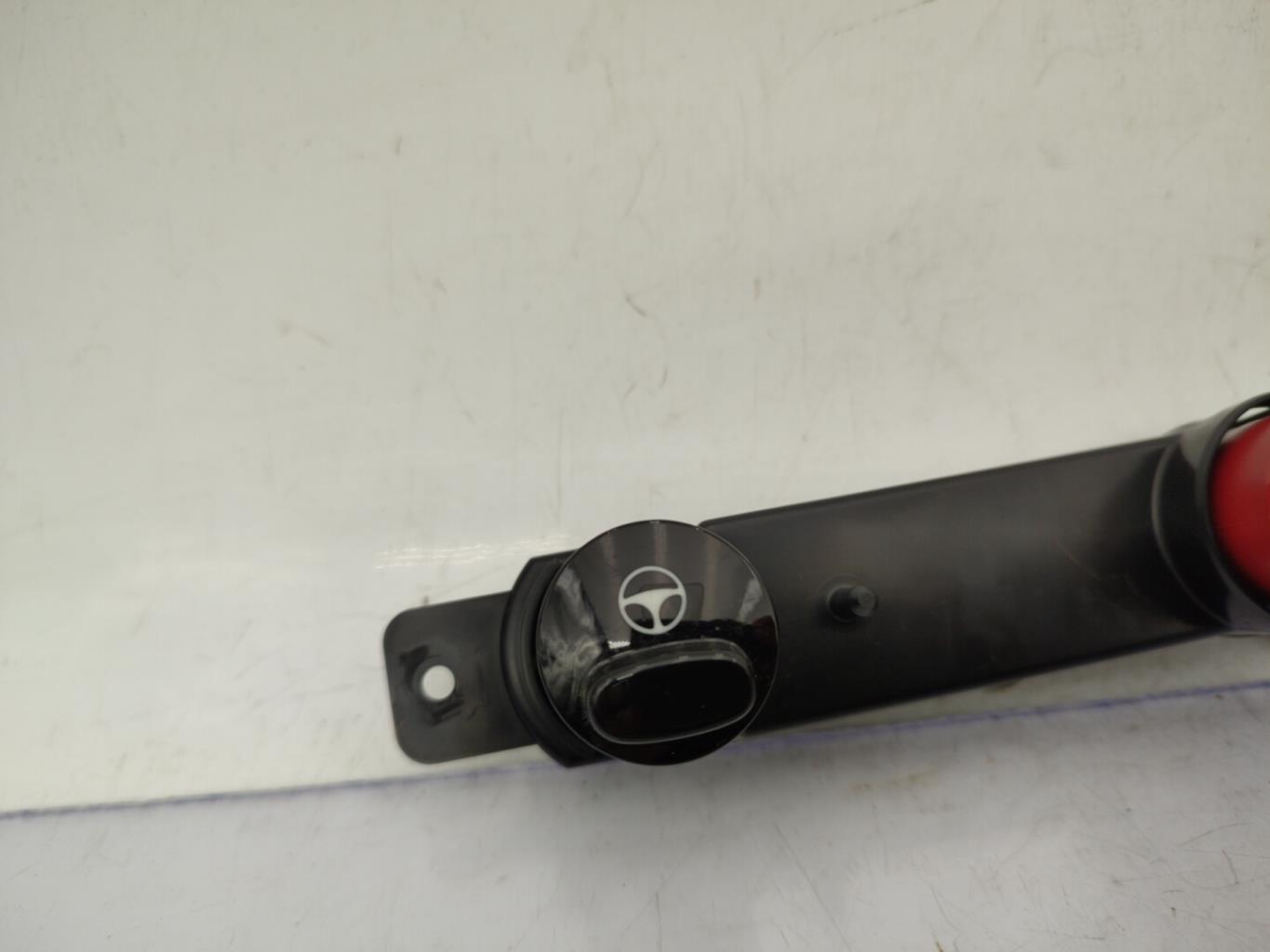 Bouton de warning FIAT 500 2 PHASE 1 Essence - 1