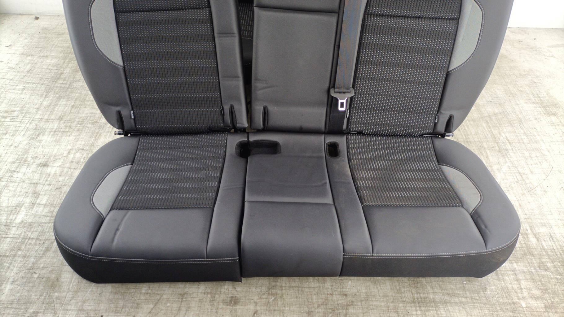 Interieur complet PEUGEOT 2008 1 PHASE 1 Essence - 1