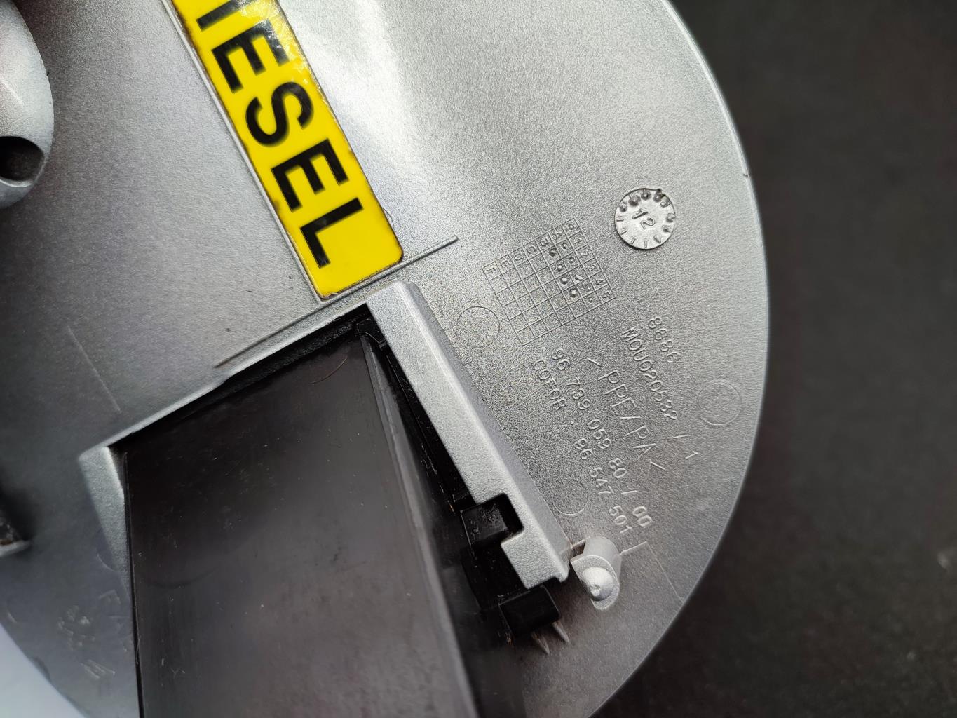 Trappe d'essence PEUGEOT 208 1 PHASE 1 Diesel - 1
