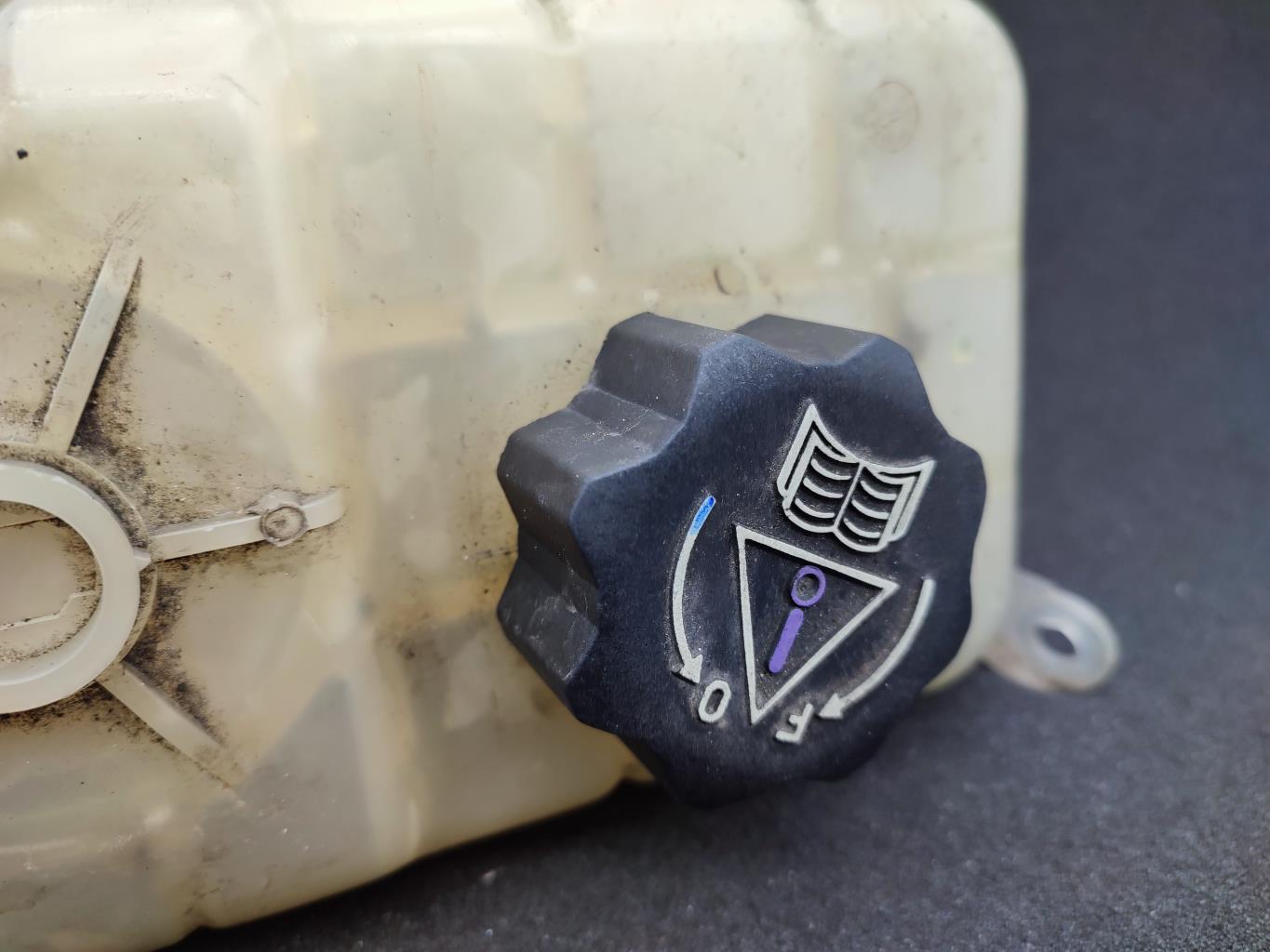 Vase d'expansion CITROEN C5 2 BREAK Diesel - 1