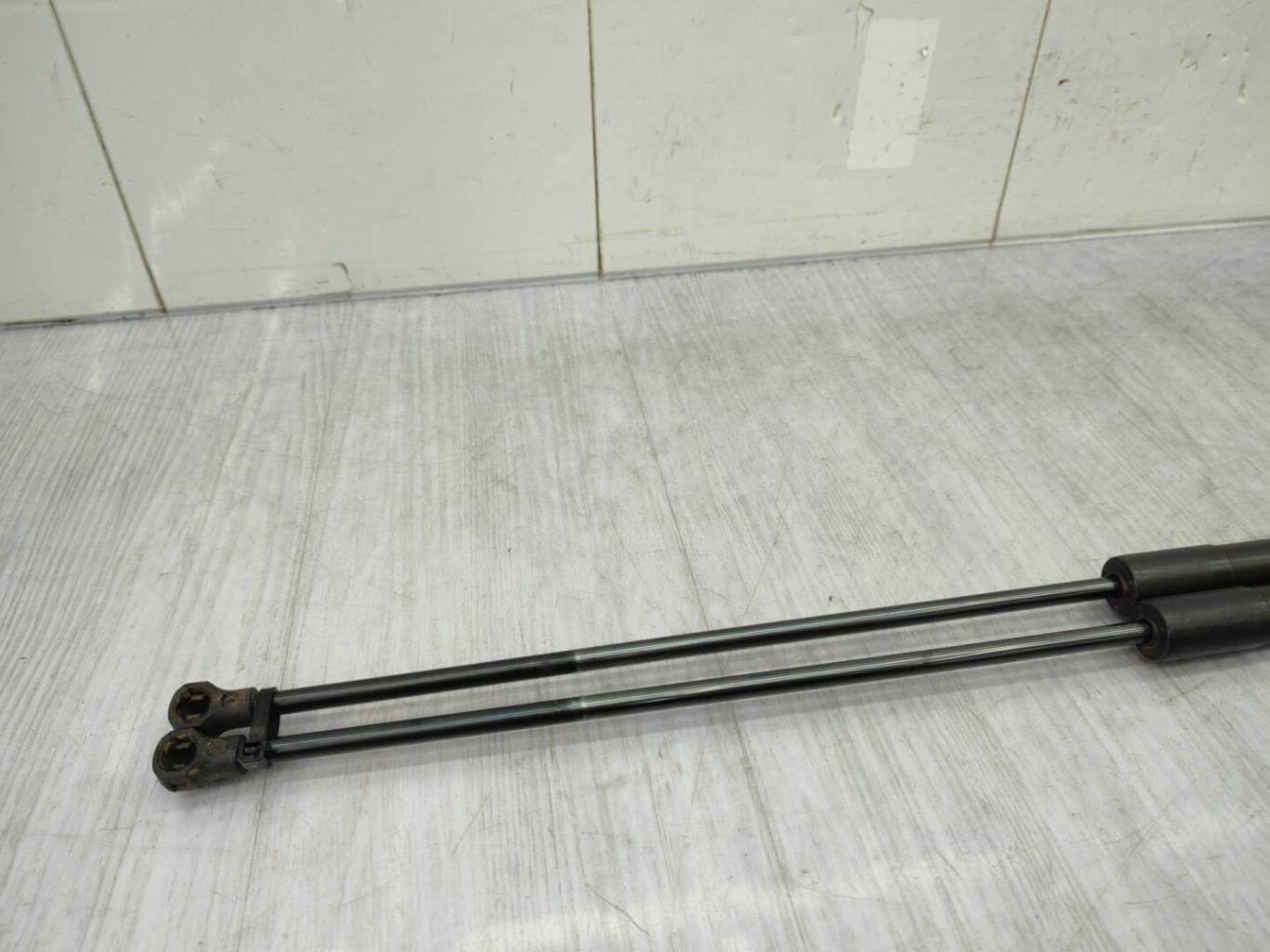 Verin de coffre RENAULT KANGOO 2 PHASE 1 Essence - 1