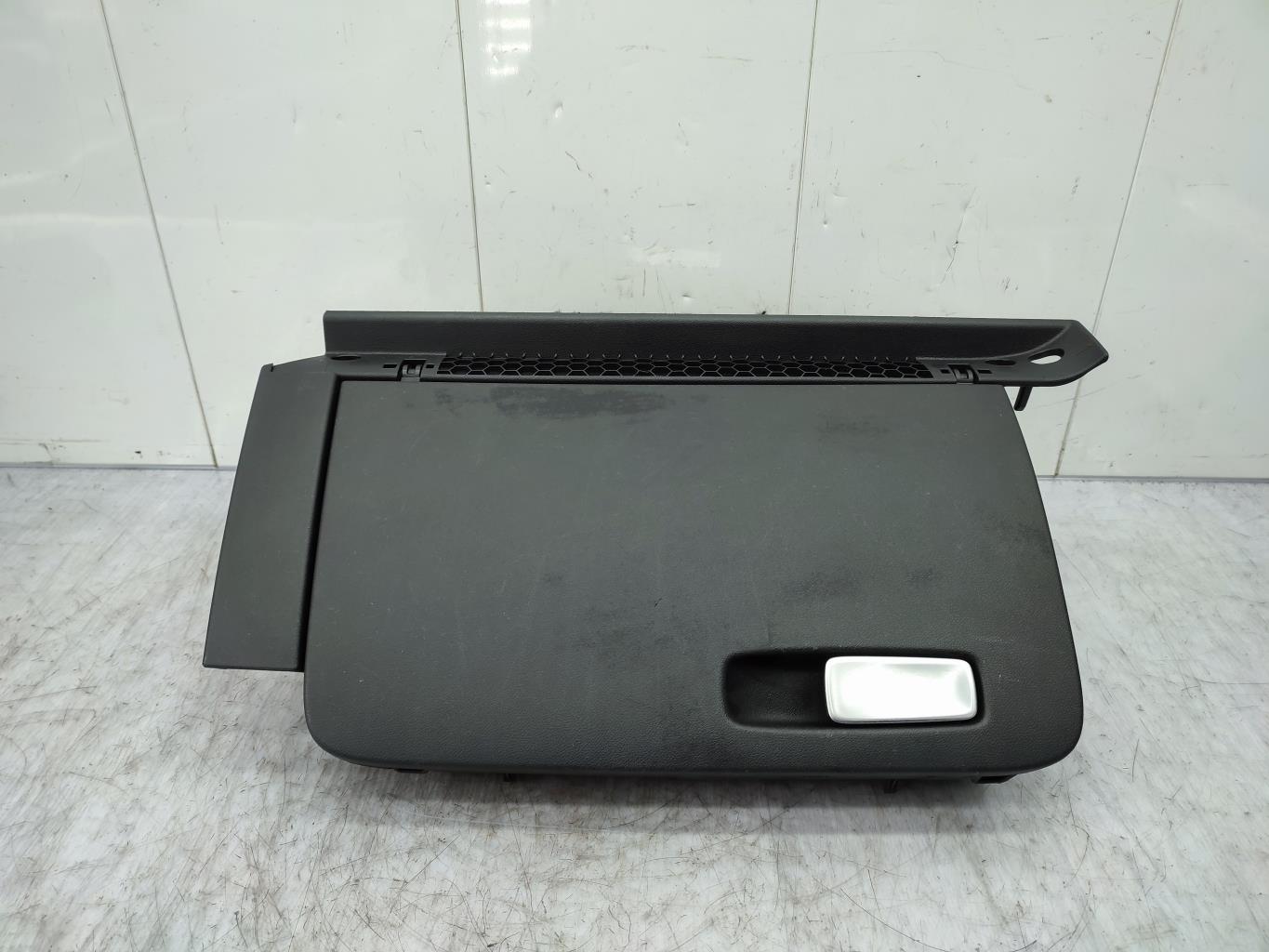 Boite a gants AUDI A1 1 PHASE 1 Essence - 1