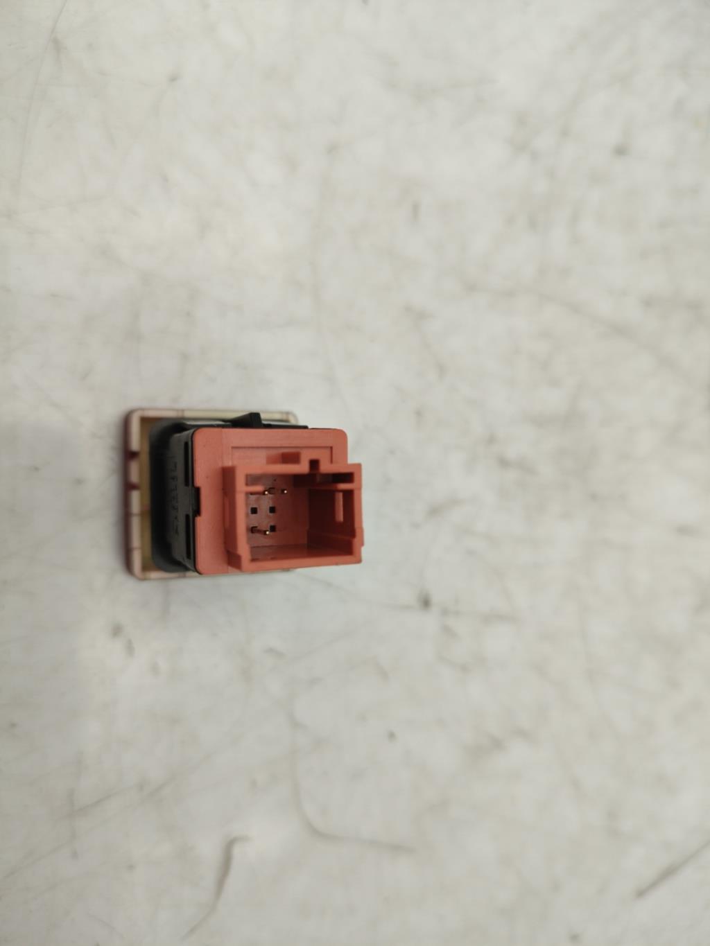 Bouton de warning PEUGEOT PARTNER 2 PHASE 1 Diesel - 1
