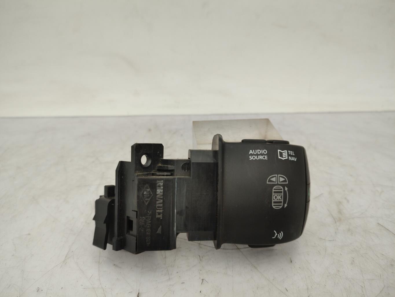 Commande autoradio RENAULT SCENIC 3 PHASE 1 Diesel - 1