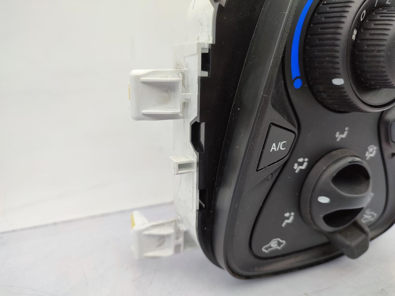 Commande chauffage PEUGEOT 108 Essence - 1