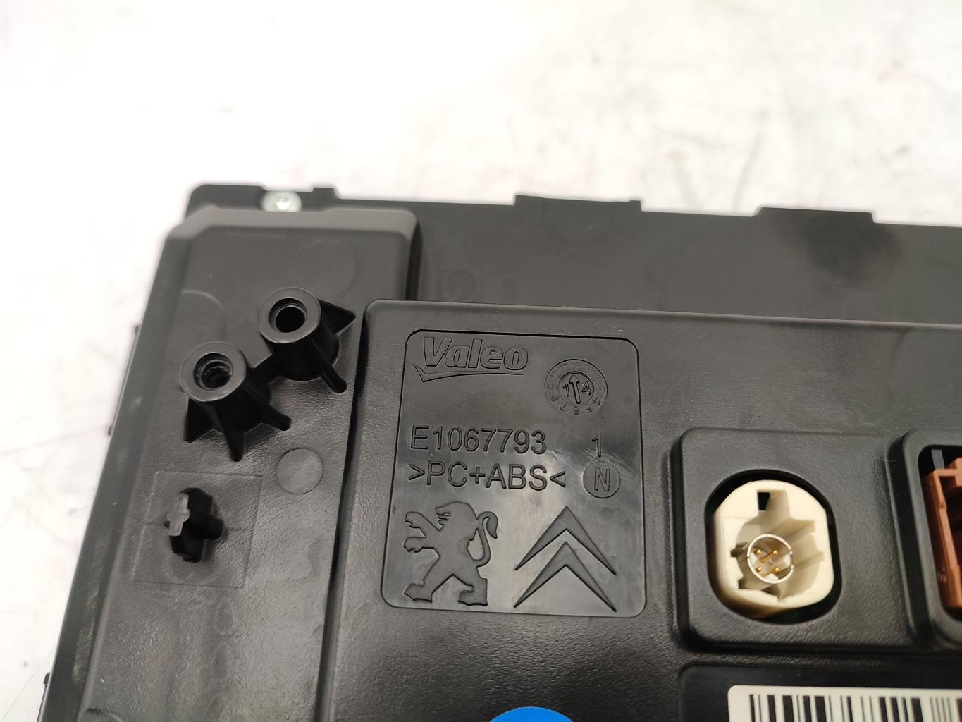 Ecran GPS PEUGEOT 308 2 PHASE 1 Diesel - 1