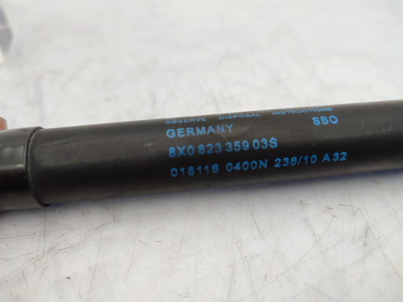 Verin de capot AUDI A1 1 PHASE 1 Essence - 1