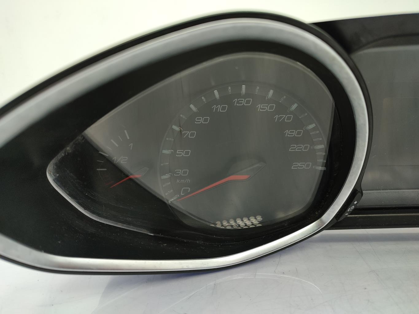 Compteur PEUGEOT 308 2 SW PHASE 1 BREAK Diesel - 1