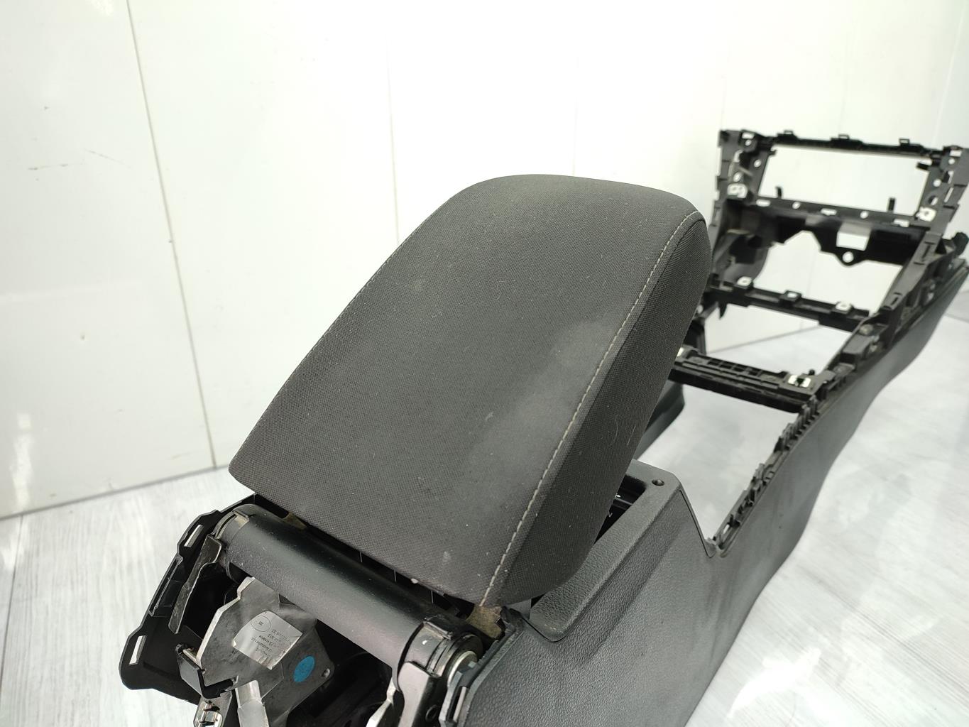 Consolle centrale (interno in plastica) VOLKSWAGEN GOLF 7 PHASE 1  - 1