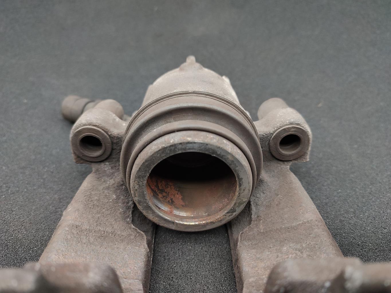 Pinza freni anteriore sinistra FORD FOCUS 1 Diésel - 1