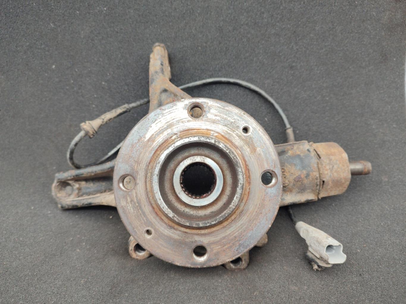 Fusee avant gauche CITROEN C4 1 PHASE 1 Diesel - 1