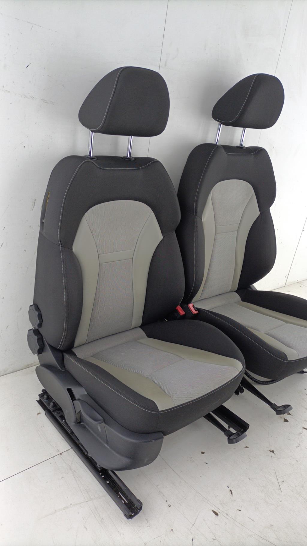 Interieur complet AUDI A1 1 PHASE 1 Essence - 1