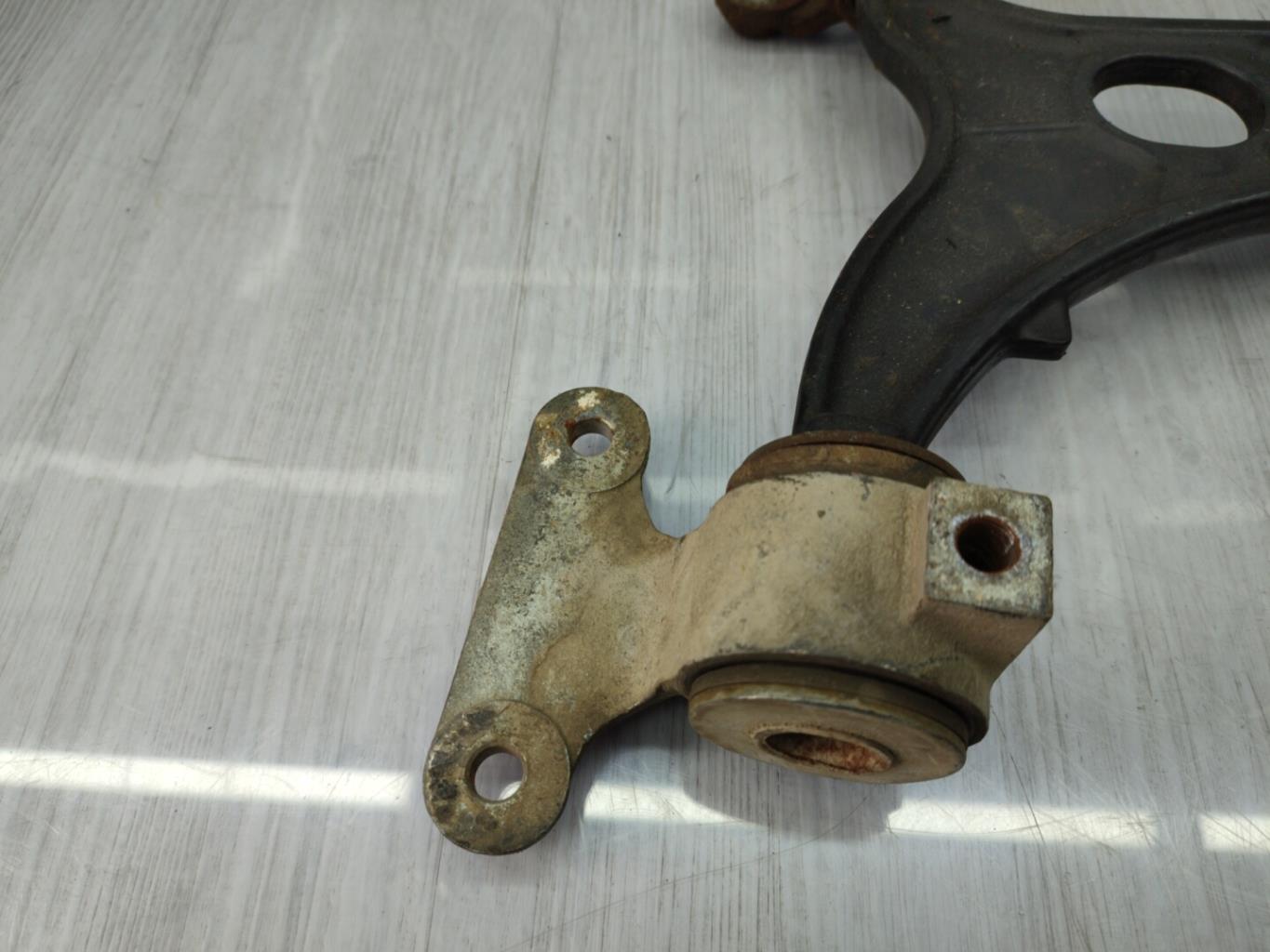 Triangle avant gauche PEUGEOT 807 Diesel - 1