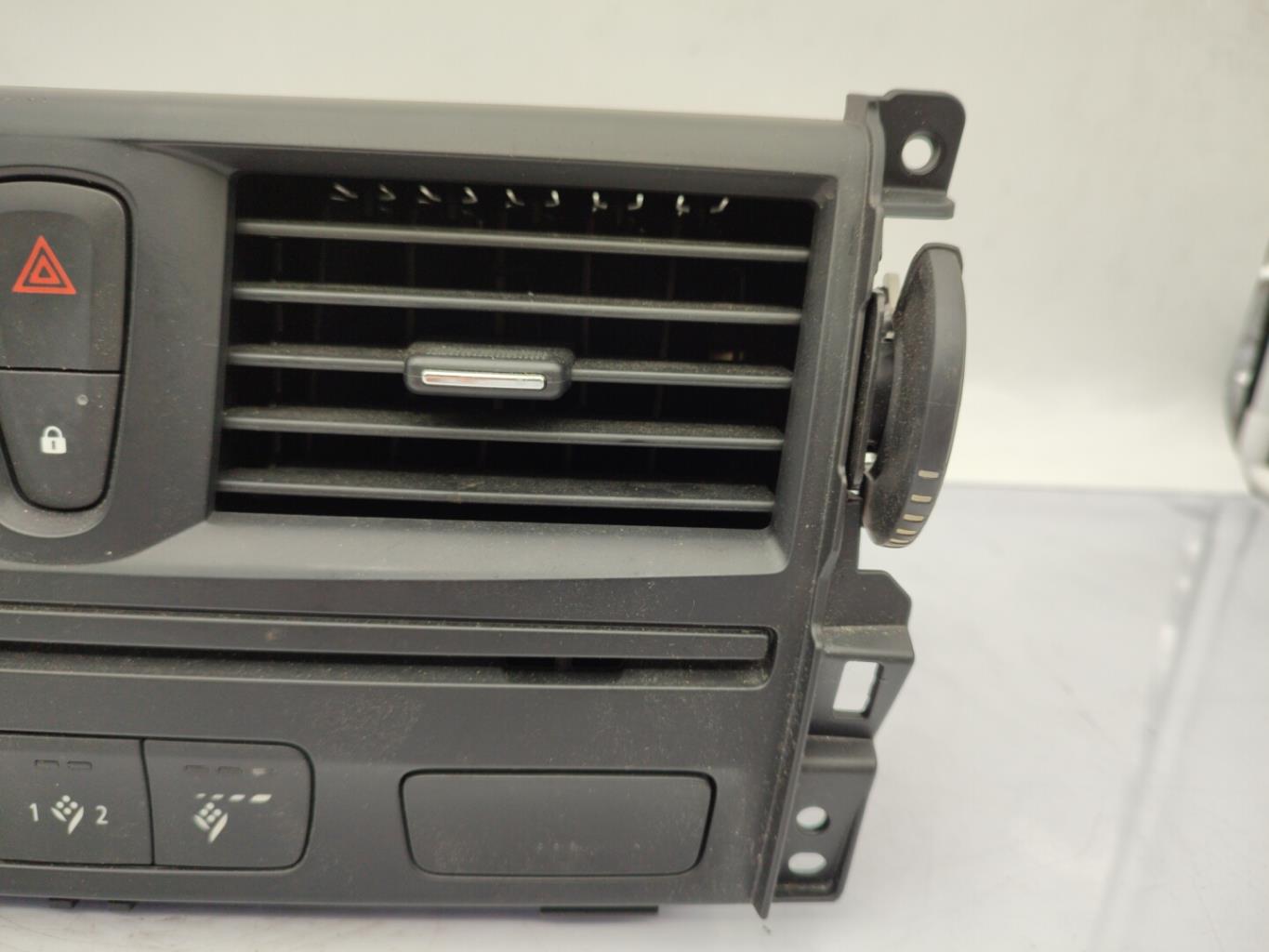 Bouton de warning RENAULT LATITUDE Diesel - 1