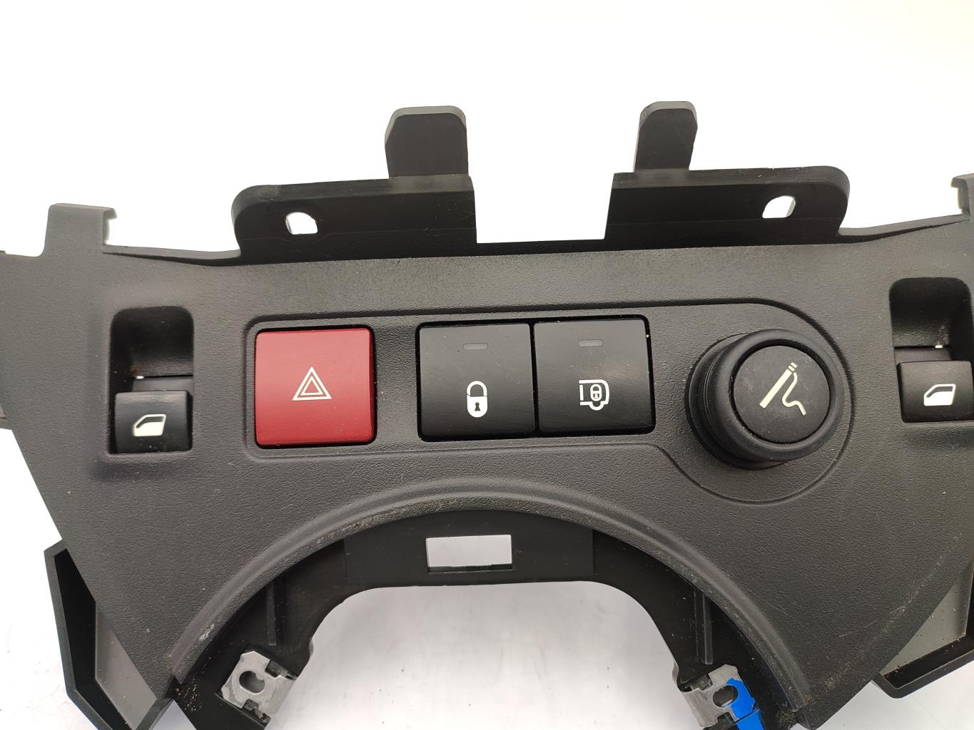 Bouton de warning CITROEN BERLINGO 2 PHASE 3 Diesel - 1
