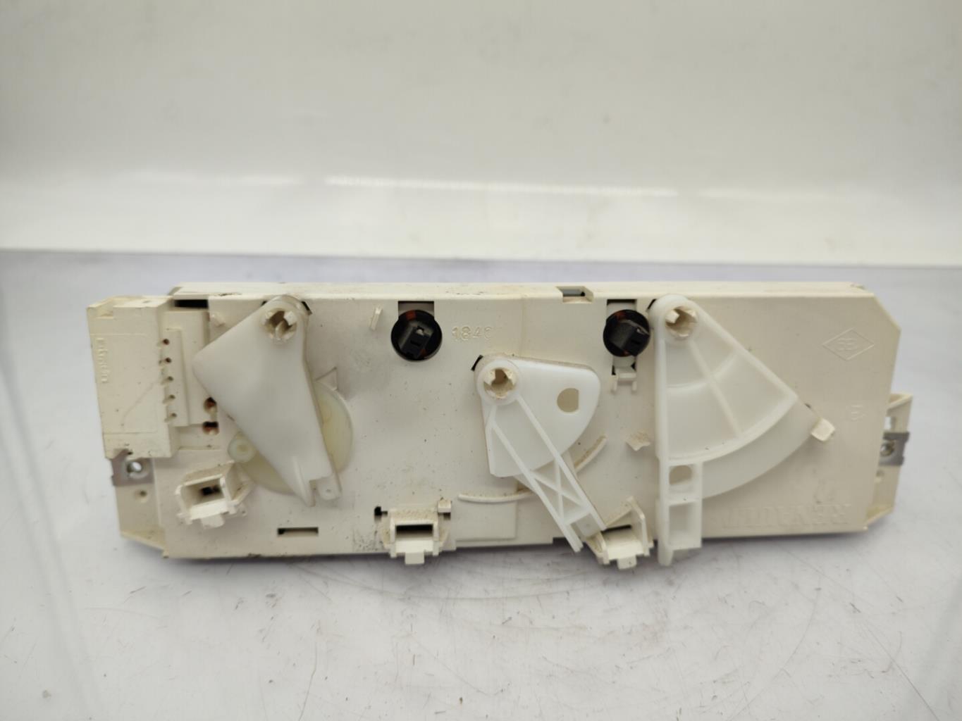 Commande chauffage RENAULT TWINGO 1 PHASE 3 Essence - 1