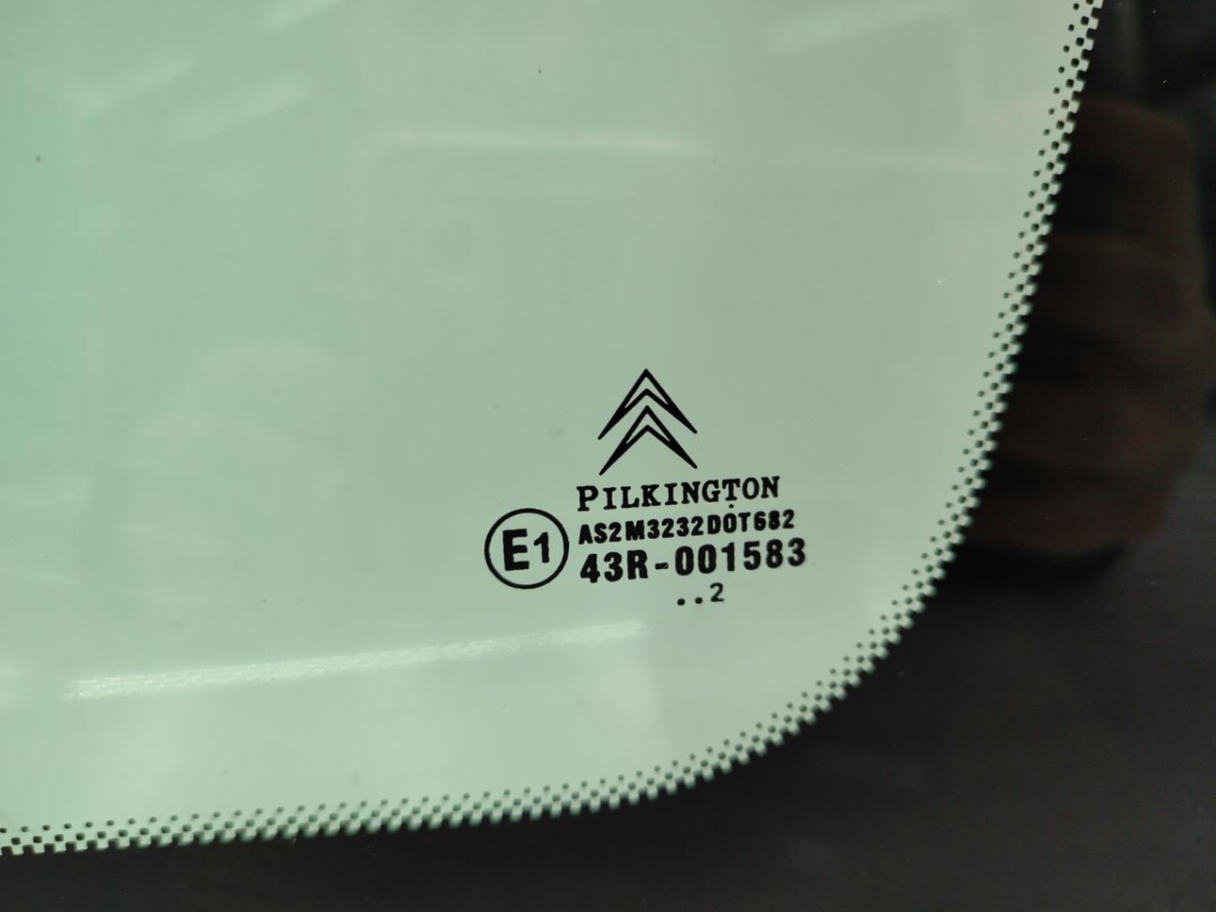 Custode arriere droit CITROEN C3 PICASSO PHASE 1 Essence - 1