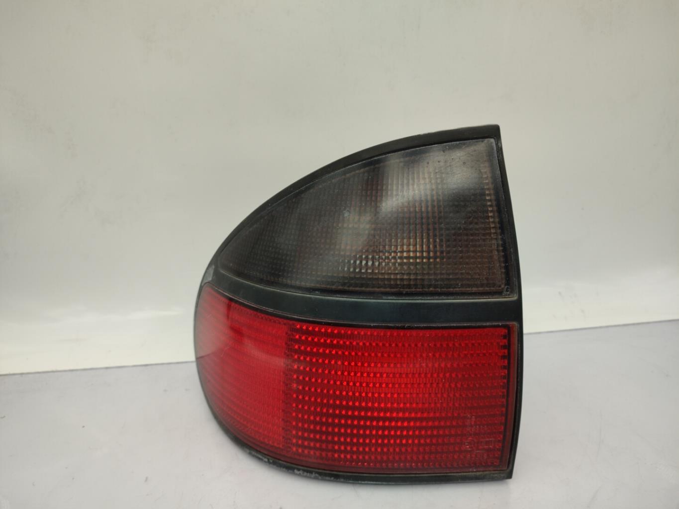 Fanale posteriore principale sinistro (luci) RENAULT LAGUNA 1 PHASE 1 Gasolina - 1