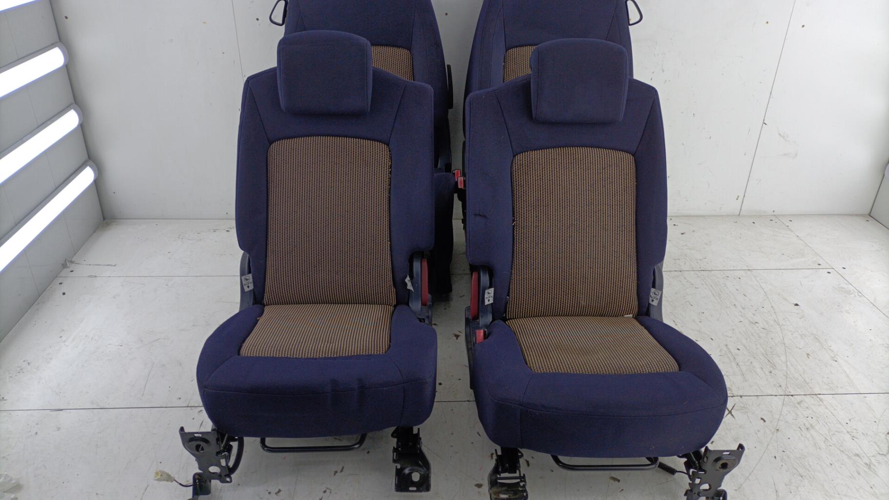 Interieur complet PEUGEOT 1007 Diesel - 1