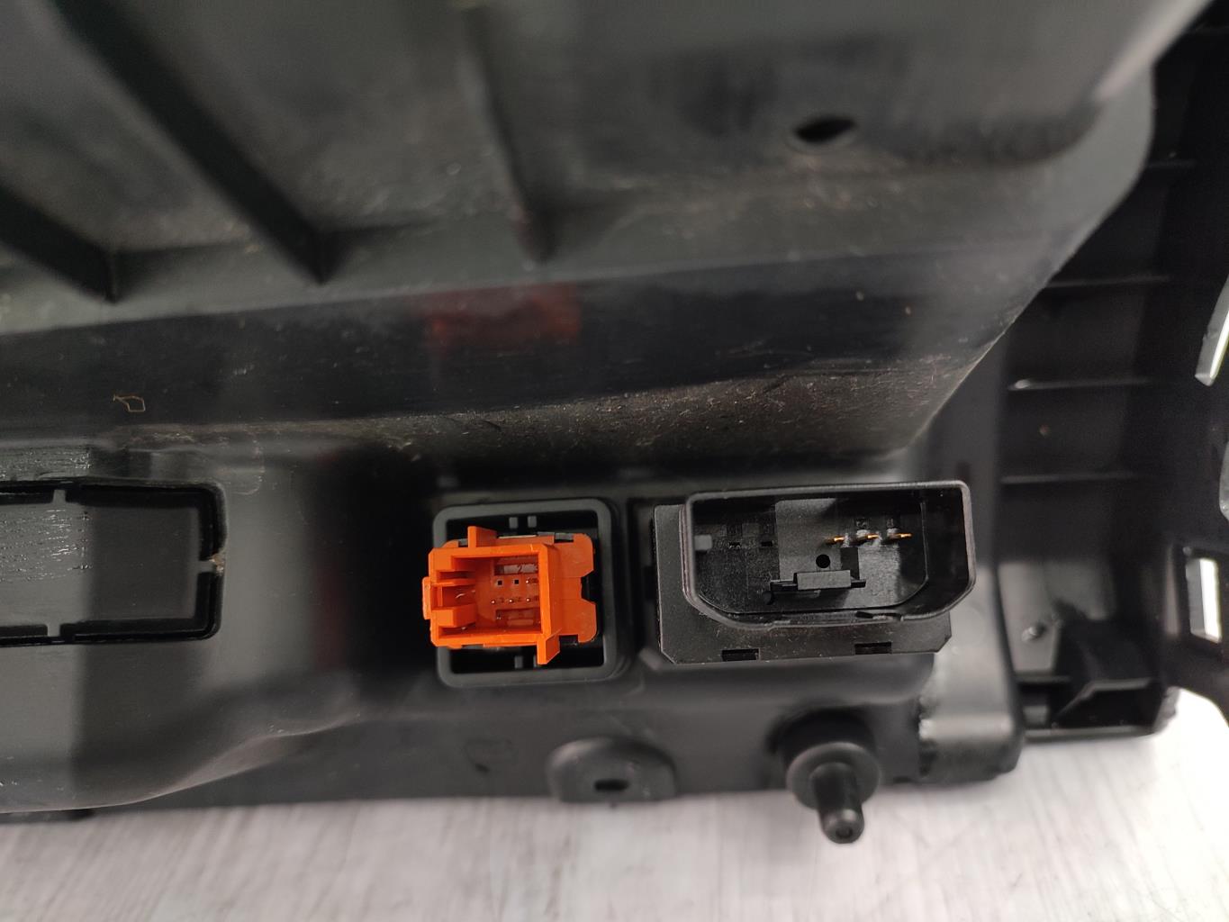 Vano portaoggetti VOLKSWAGEN POLO 5 PHASE 1 Gasolina - 1