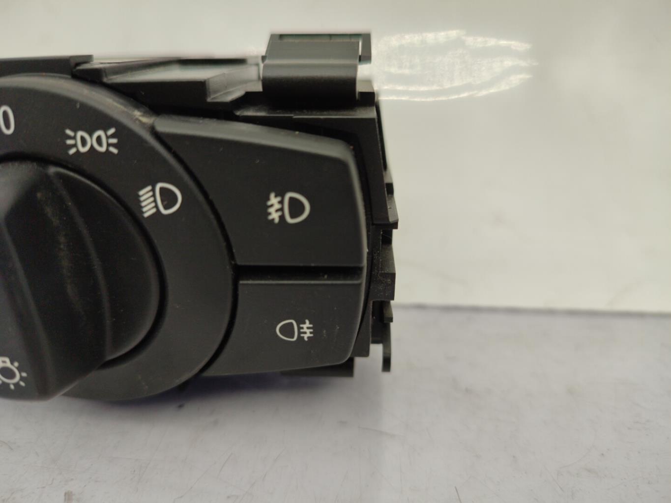 Commande de phare BMW SERIE 1 E87 PHASE 1 Diesel - 1