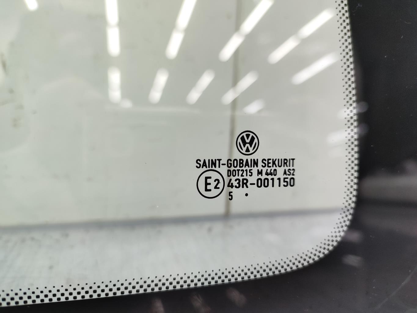 Custode arriere droit VOLKSWAGEN FOX Essence - 1