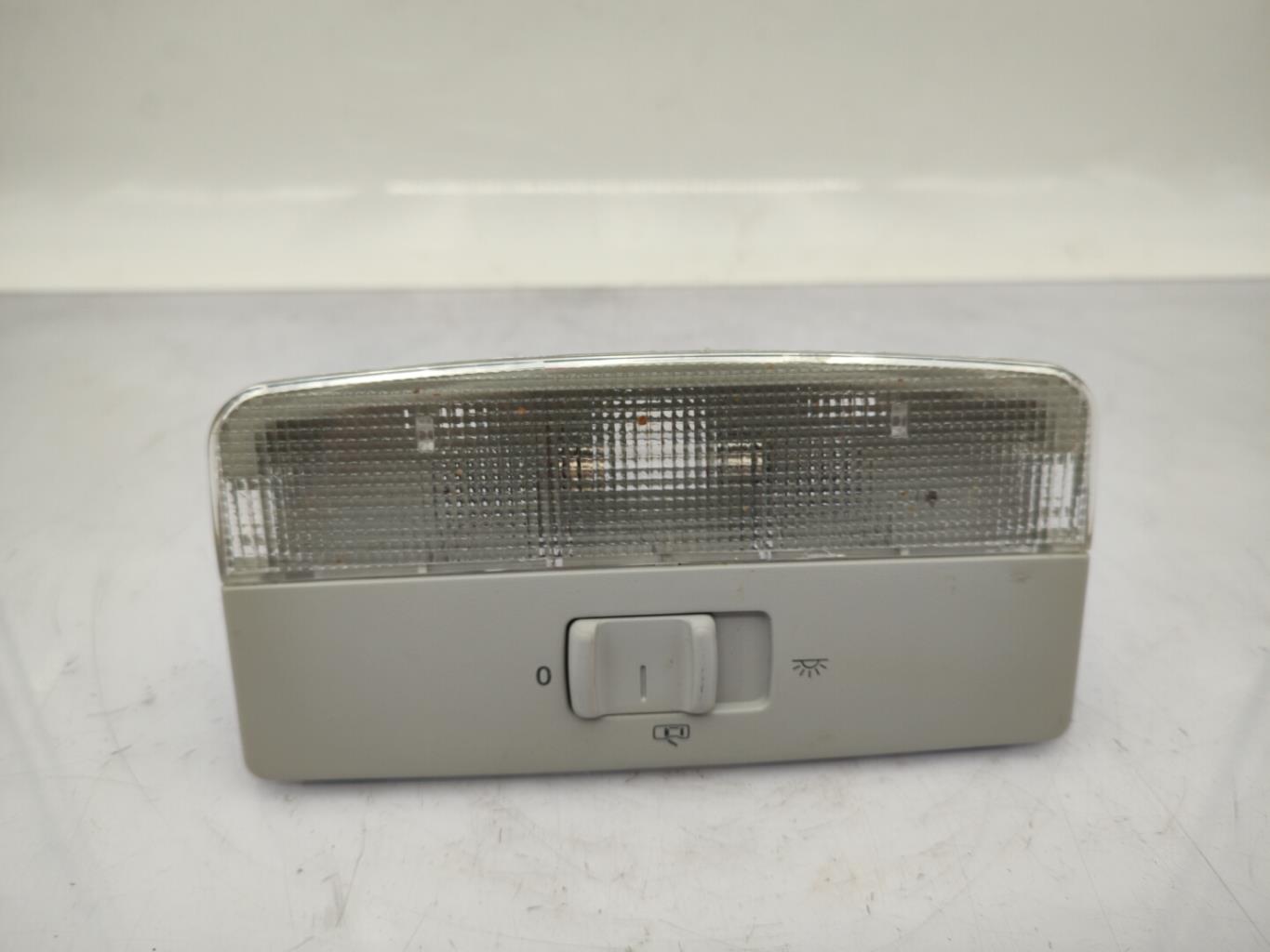 Eclairage de plafonnier VOLKSWAGEN FOX Essence - 1