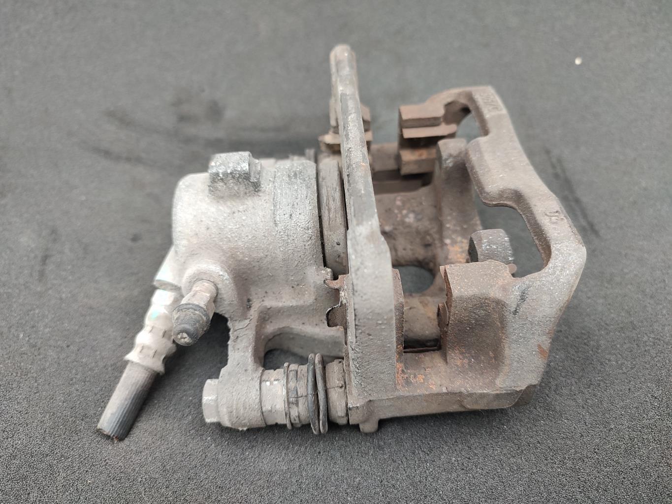 Pinza freni posteriore sinistra MERCEDES CLASSE B 245 PHASE 1 Diésel - 1