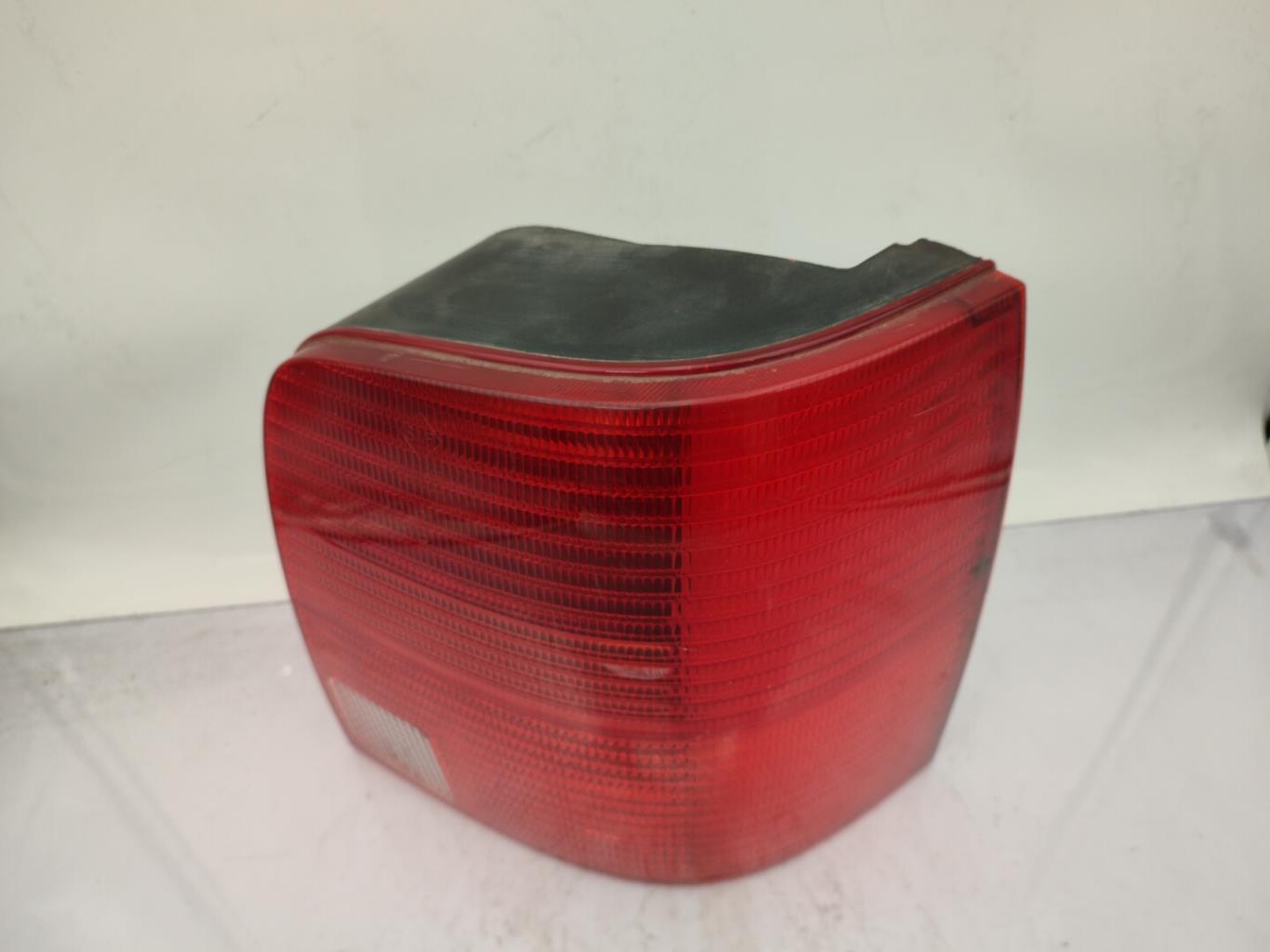 Fanale posteriore principale destro (luci) VOLKSWAGEN PASSAT 4 PHASE 1 Diésel - 1