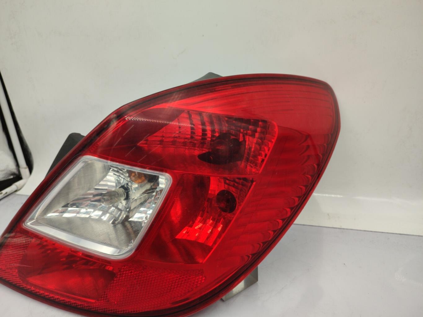 Fanale posteriore principale destro (luci) OPEL CORSA D PHASE 1 Diésel - 1