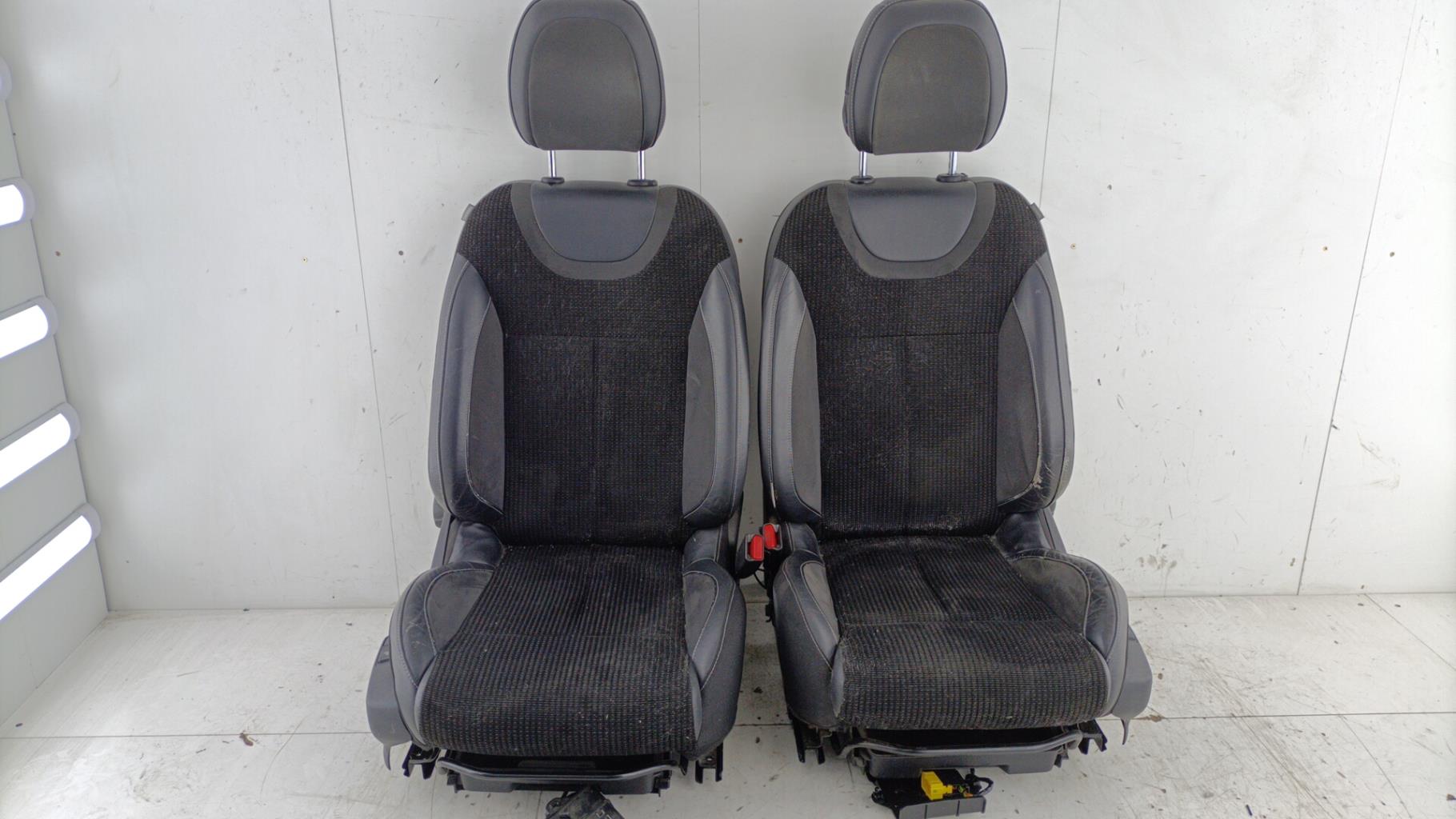 Interieur complet CITROEN C4 2 PHASE 1 Diesel - 1