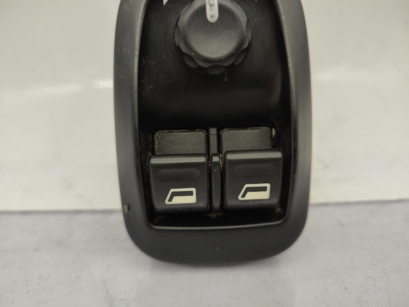 Interruttore lavacristalli anteriore sinistro PEUGEOT 206 PHASE 2 Diésel - 1