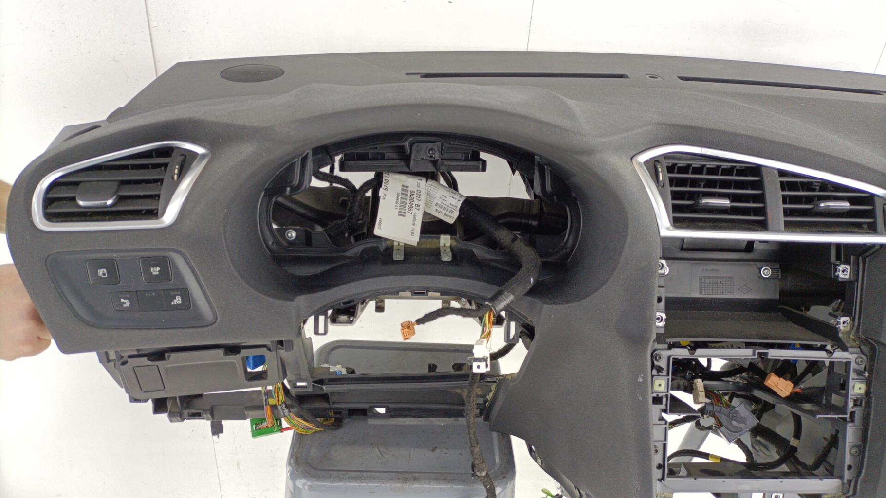 Tableau de bord CITROEN C4 2 PHASE 1 Diesel - 1