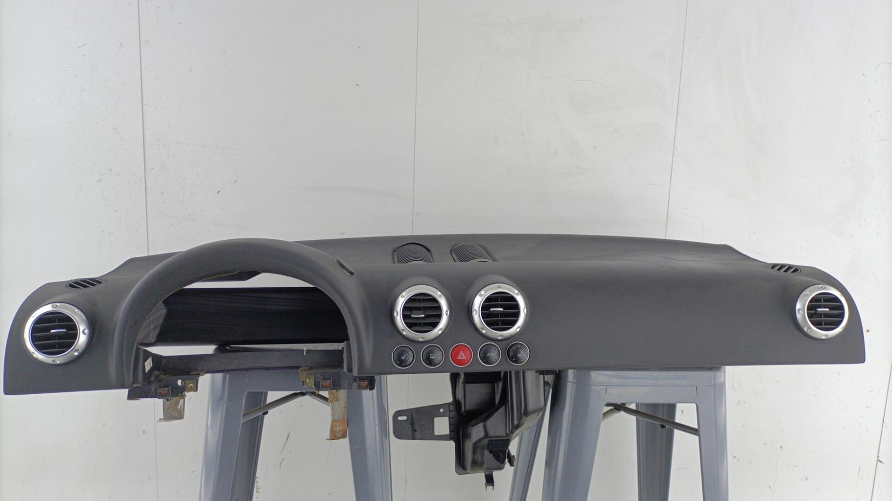 Tableau de bord AUDI TT 1 COUPE Essence - 1
