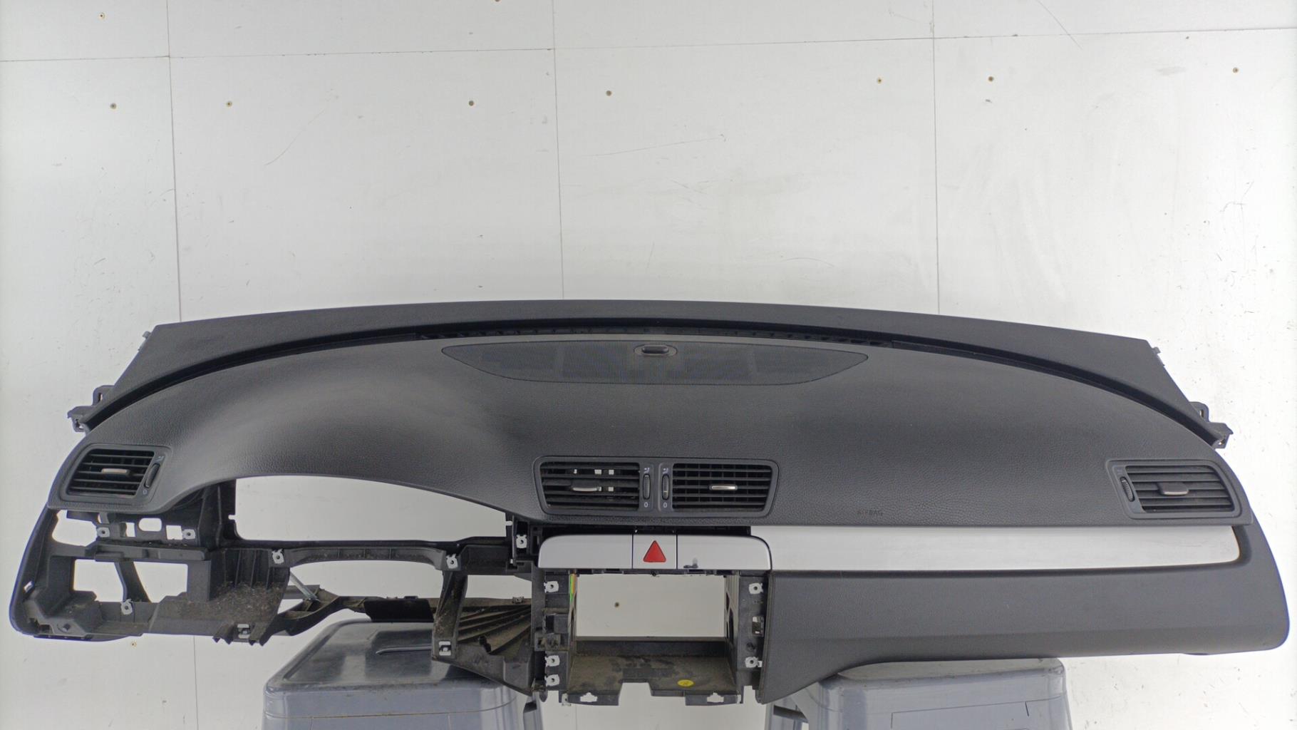 Tableau de bord VOLKSWAGEN PASSAT 5 Diesel - 1