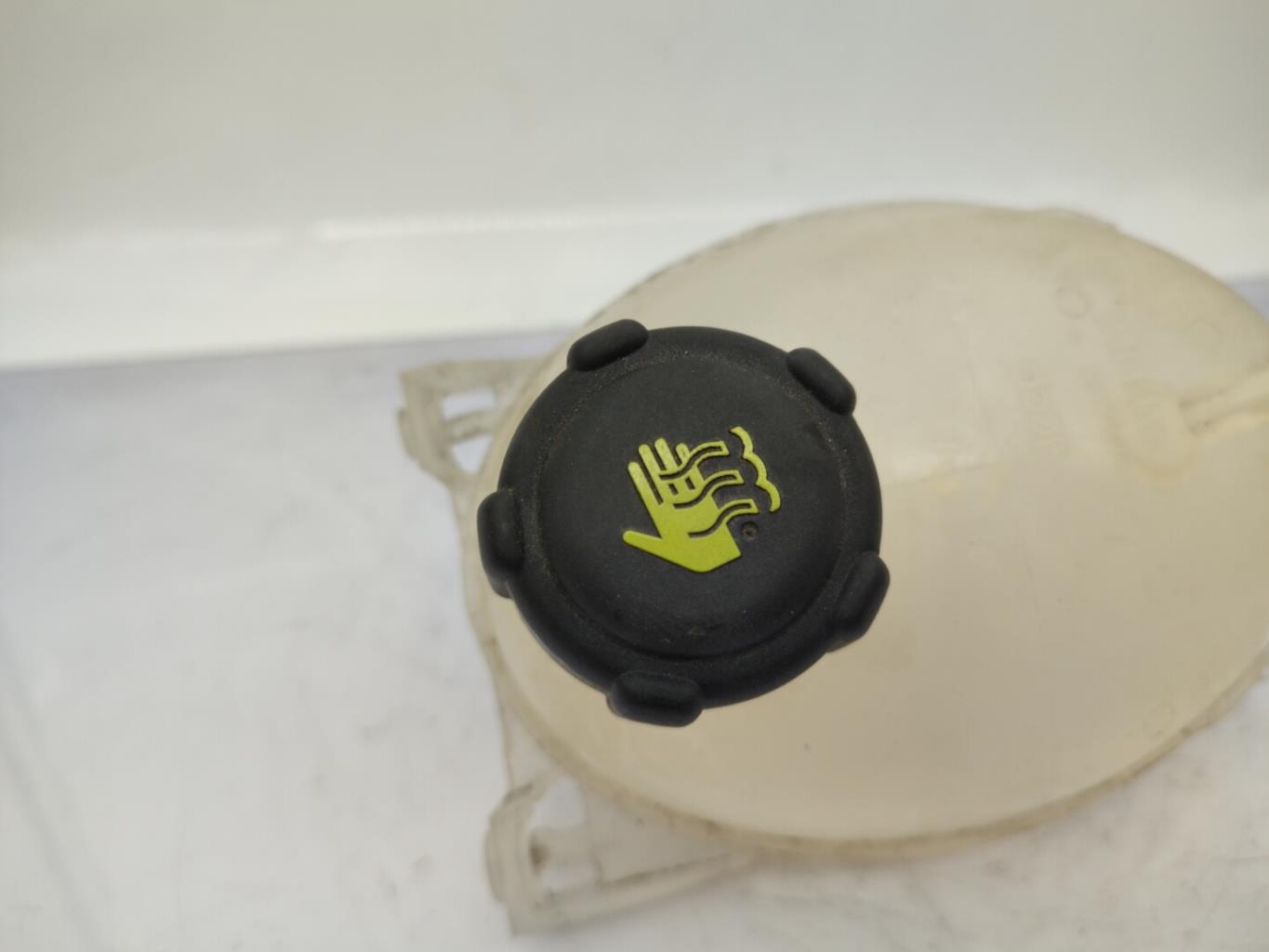 Vase d'expansion RENAULT CLIO 4 PHASE 1 Diesel - 1