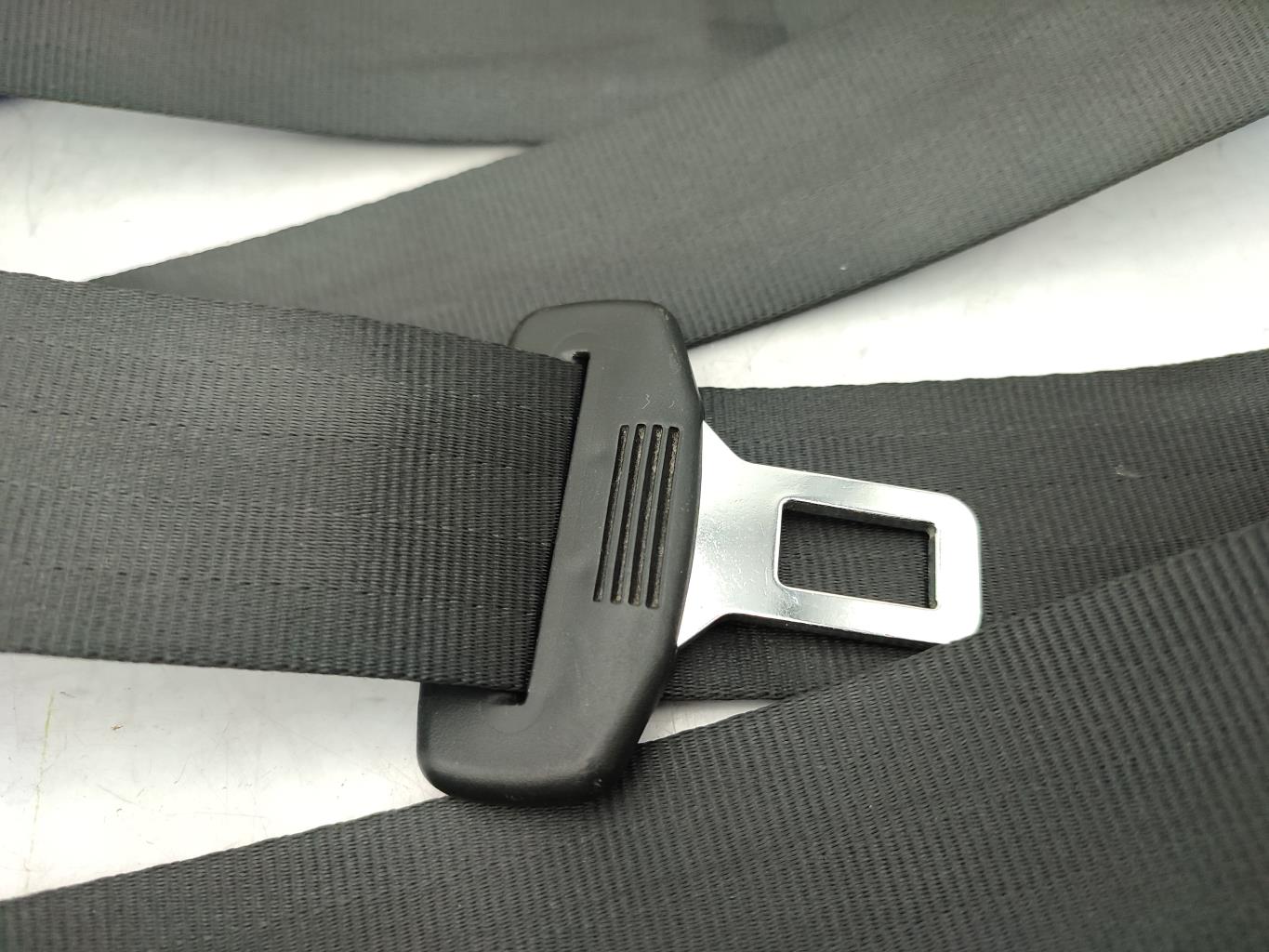 Cintura di sicurezza posteriore sinistra VOLKSWAGEN GOLF 6 Diésel - 1