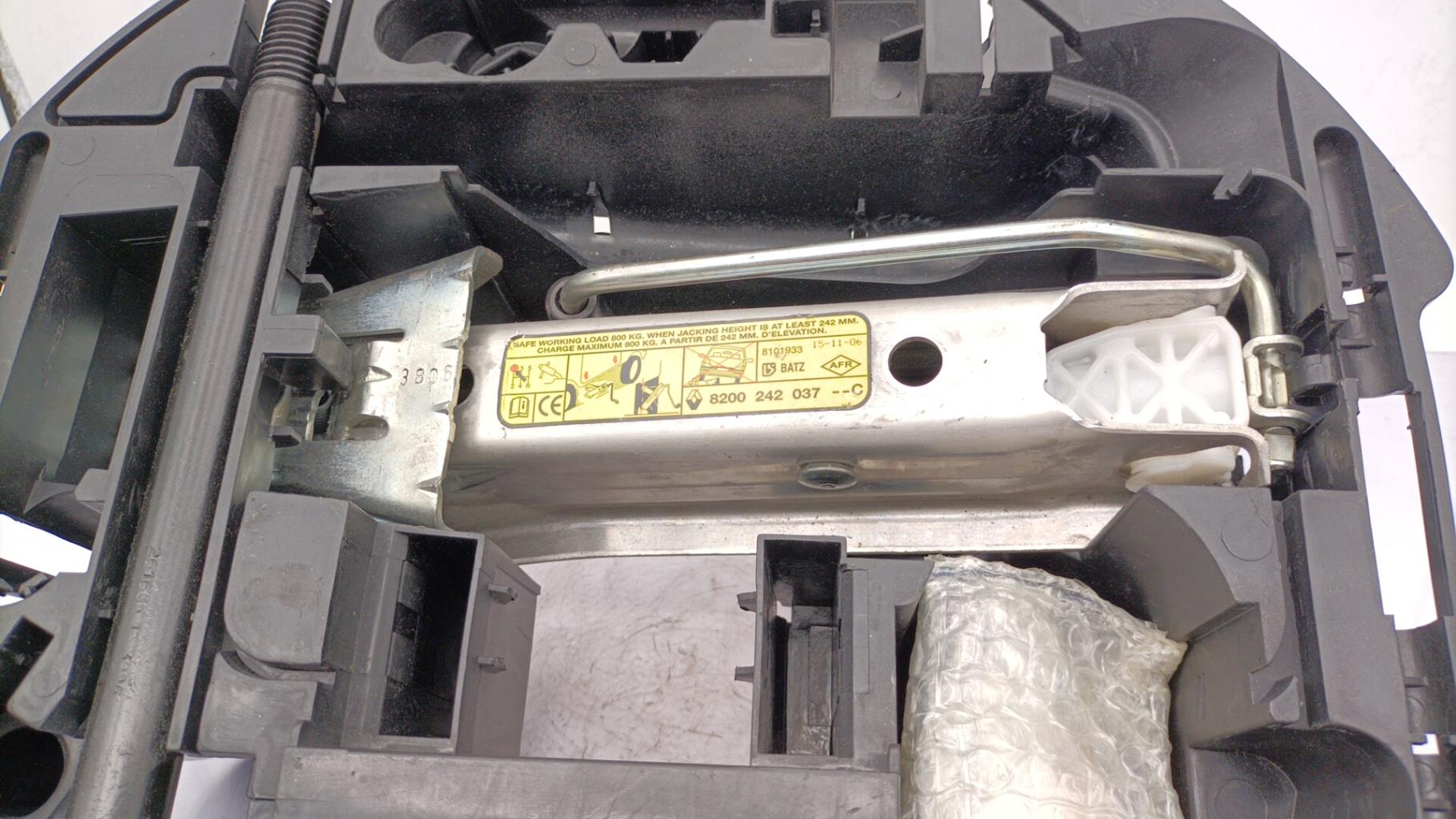 Cric (Ensemble depannage) RENAULT MODUS PHASE 1 Essence - 1