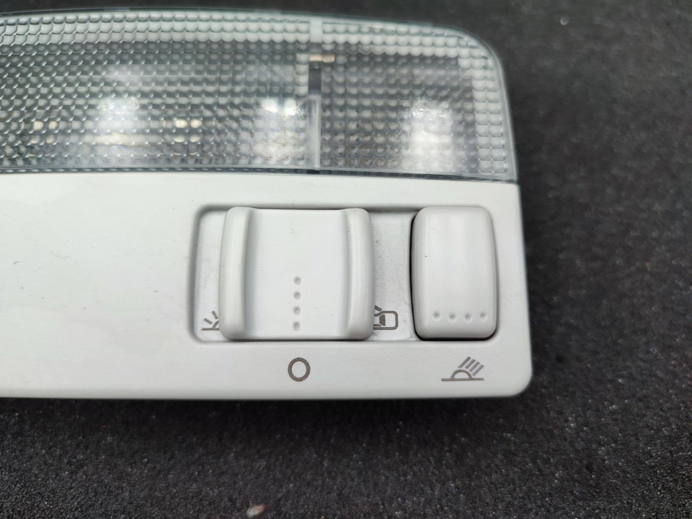 Luce di cortesia VOLKSWAGEN TOURAN 1 PHASE 2 Diésel - 1