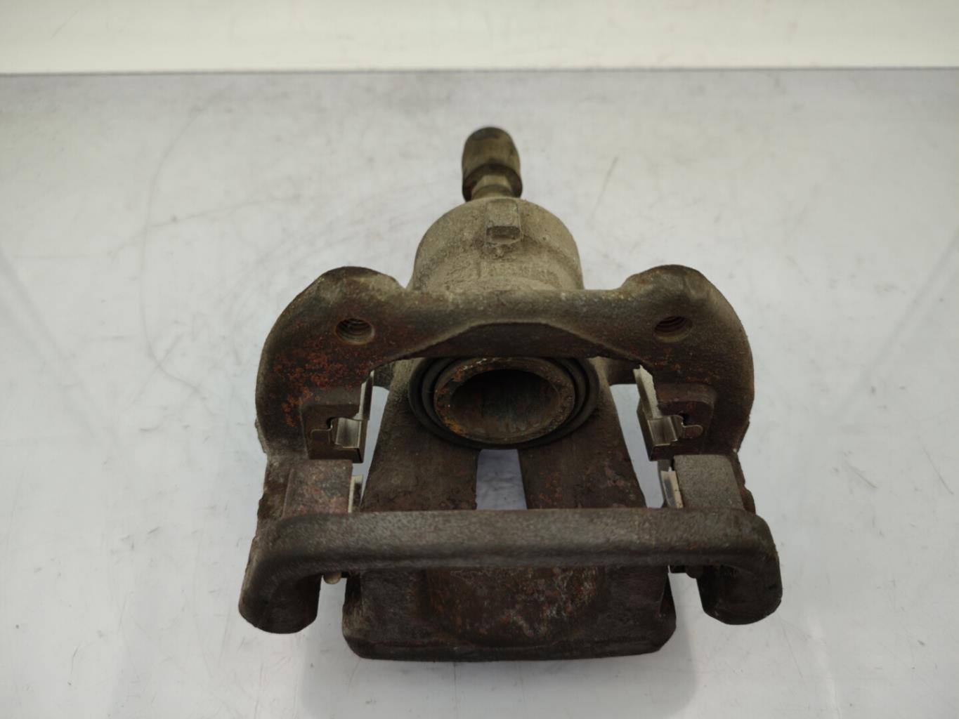 Pinza freni posteriore destra BMW SERIE 1 E87 PHASE 1 Diésel - 1