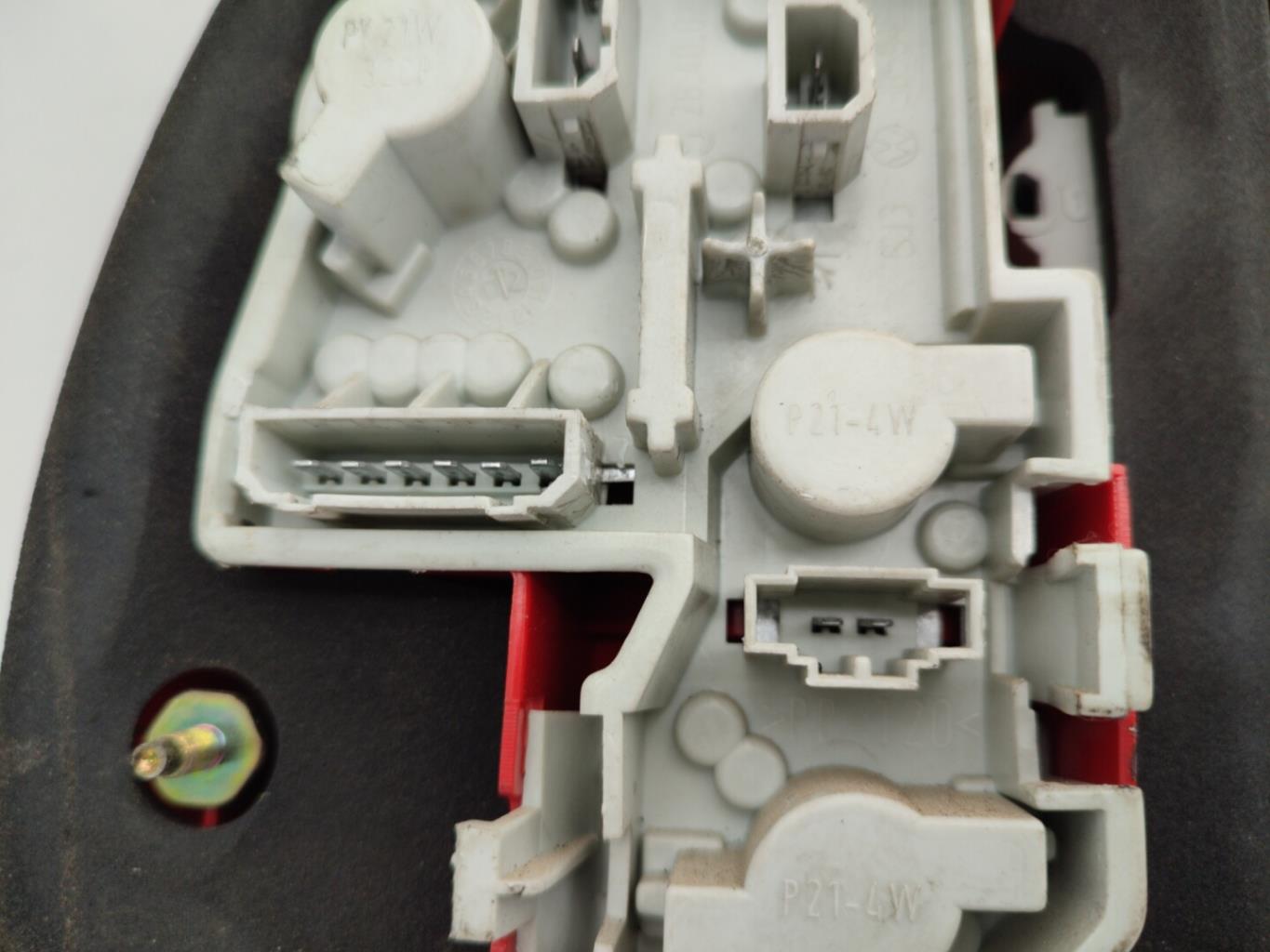 Fanale posteriore principale destro (luci) VOLKSWAGEN PASSAT 4 PHASE 2 Diésel - 1