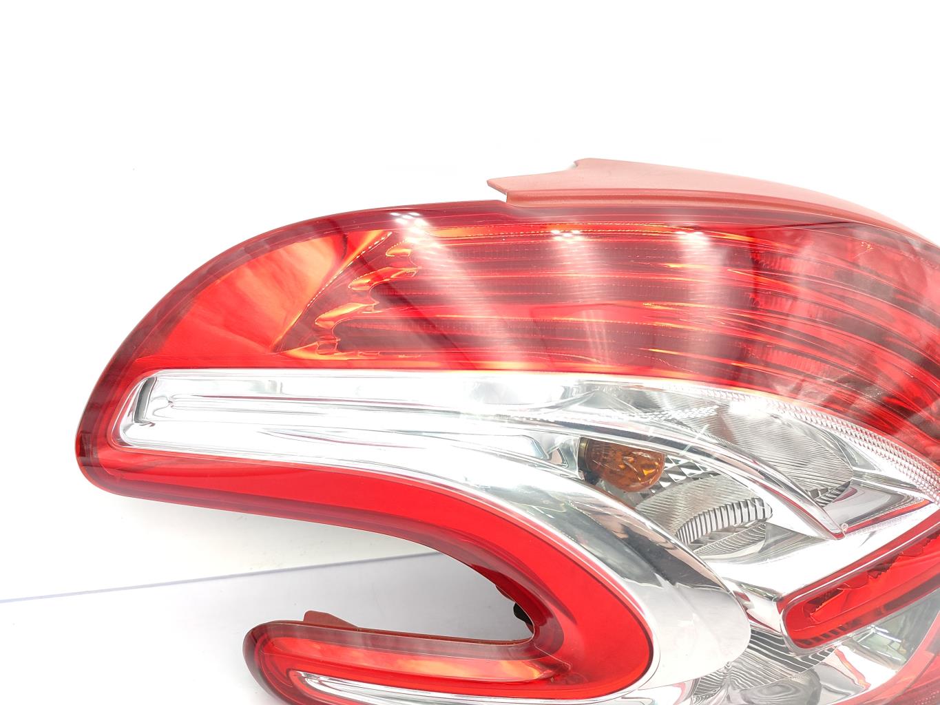 Fanale posteriore principale sinistro (luci) PEUGEOT 208 1 PHASE 1 Gasolina - 1