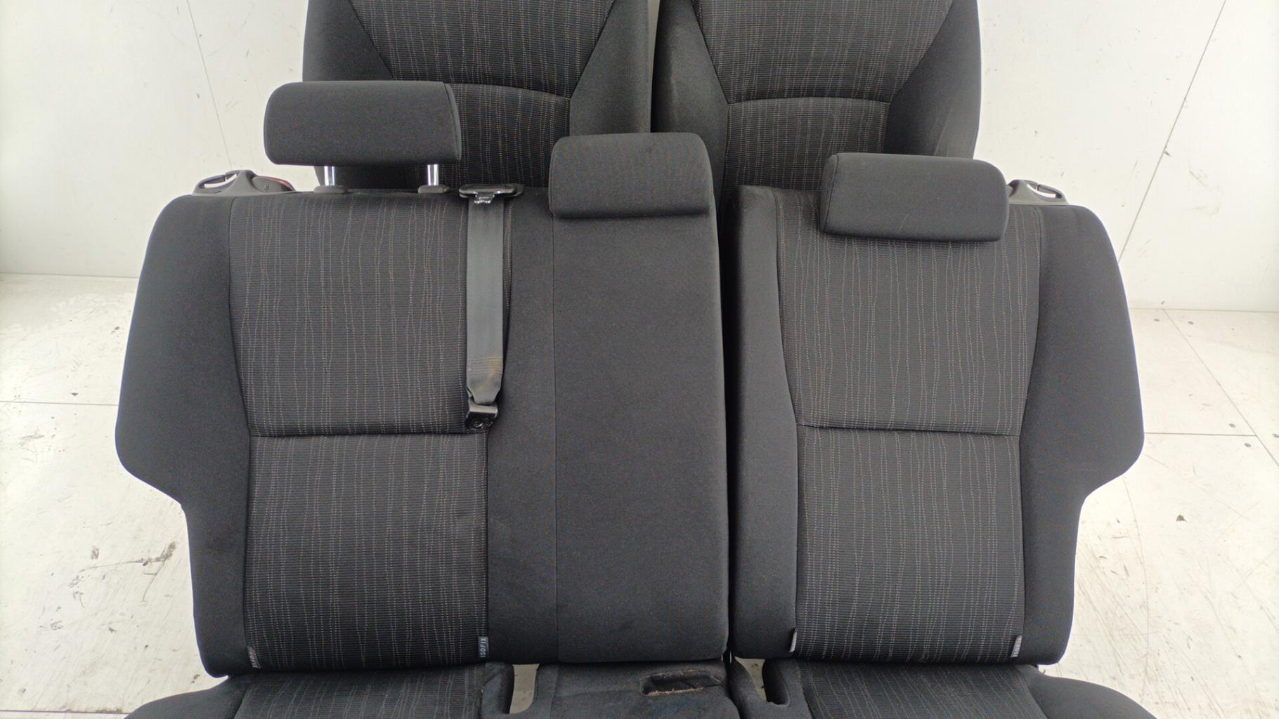 Interieur complet TOYOTA AURIS 1 PHASE 1 Essence - 1