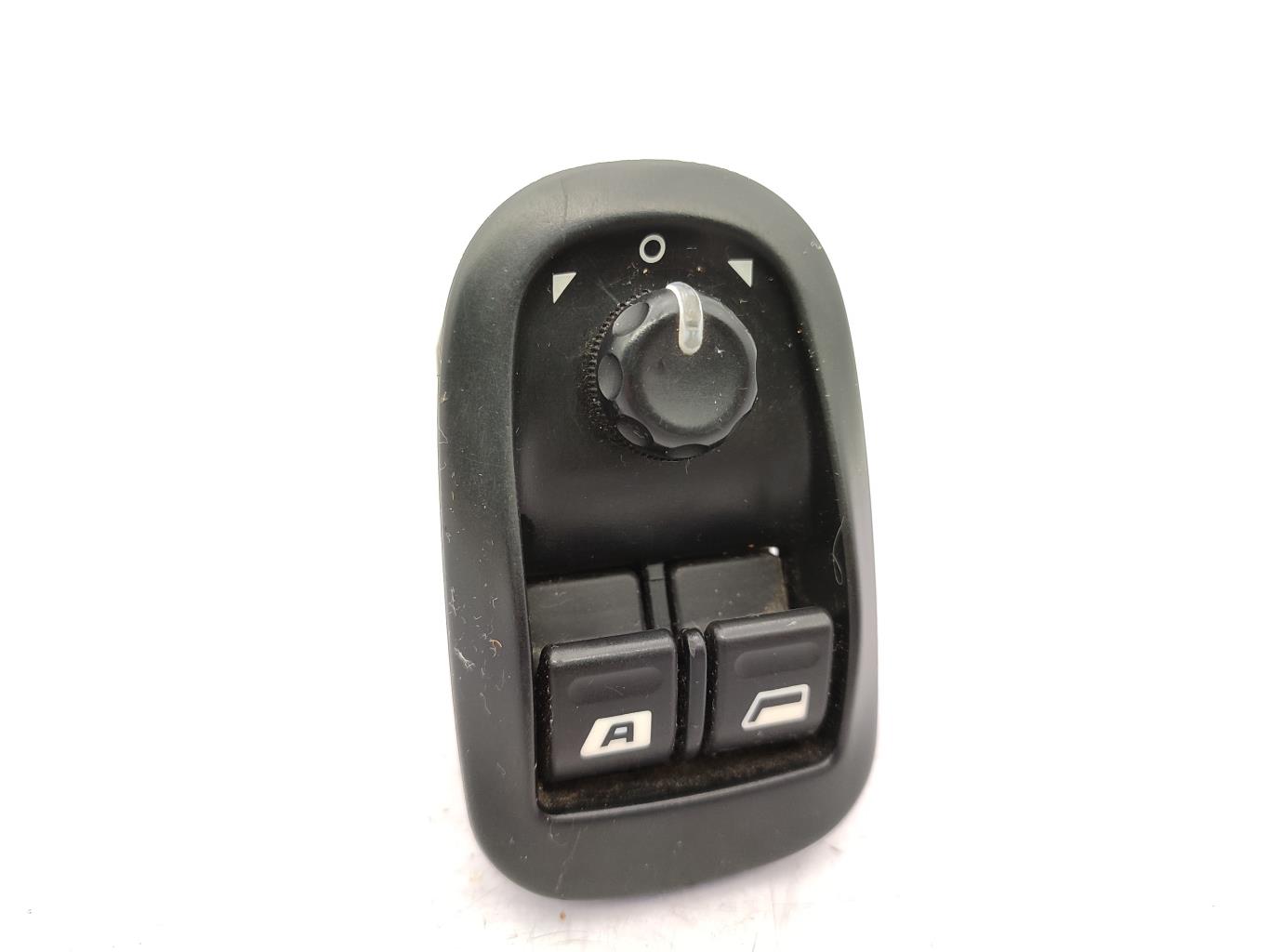 Interruptor de elevalunas delantero izquierdo PEUGEOT 206 PHASE 2 BREAK Diésel - 1