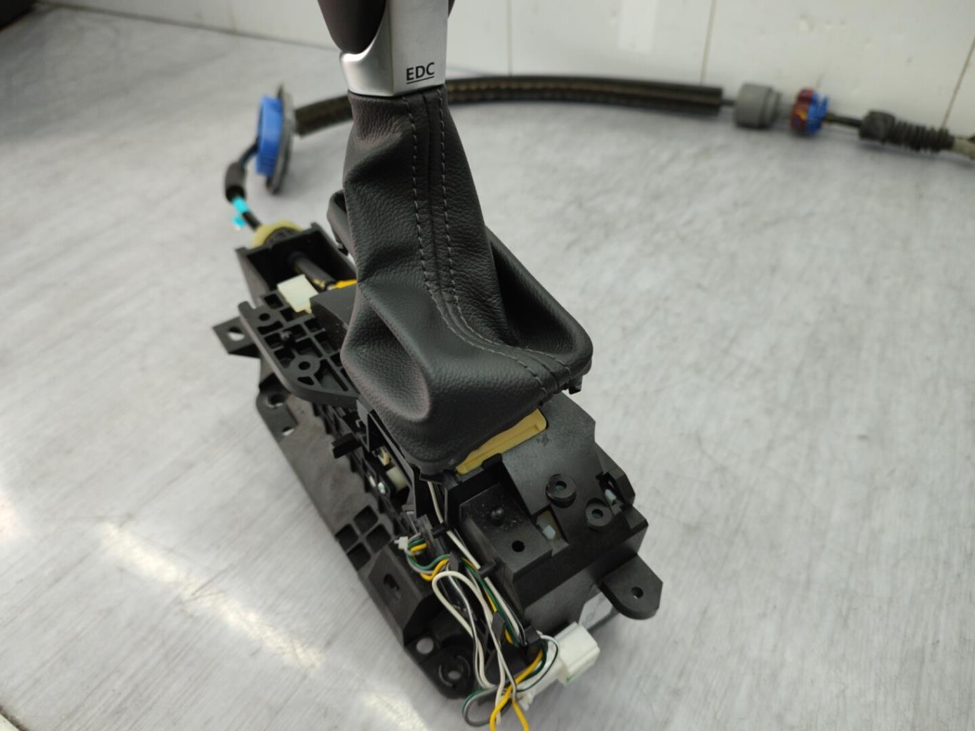 Levier de vitesses RENAULT TALISMAN BREAK Diesel - 1