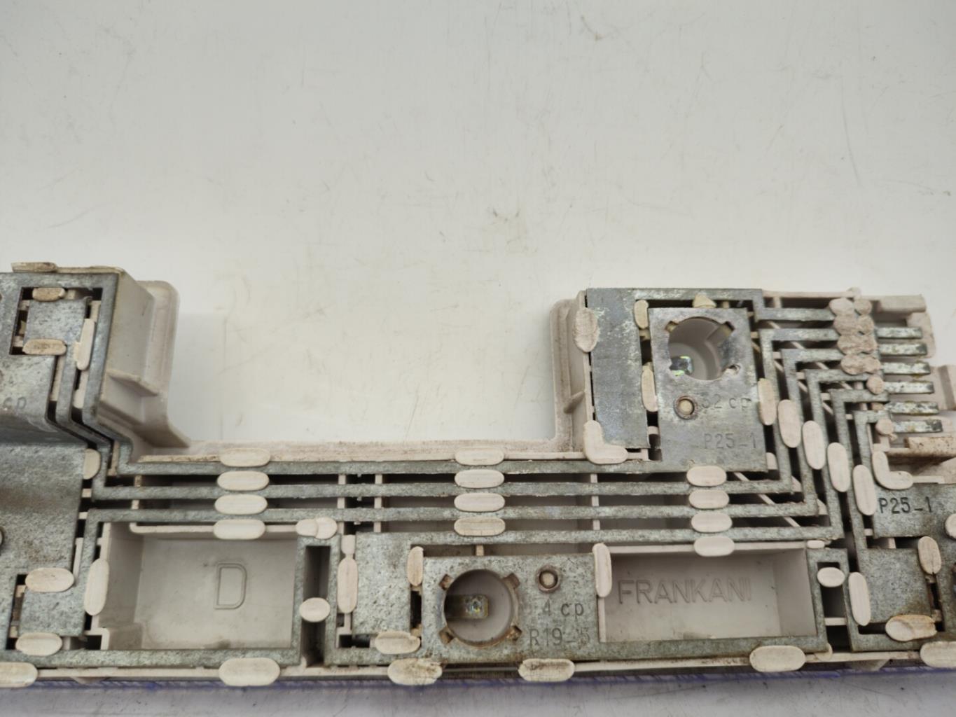 Base portalampade fanale posteriore destro PEUGEOT 305 PHASE 2 Gasolina - 1