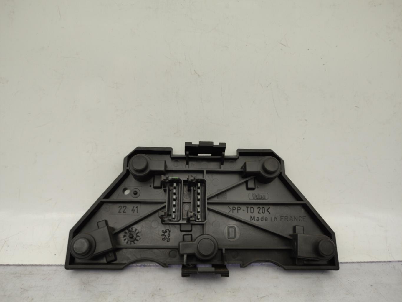 Base portalampade fanale posteriore sinistro PEUGEOT 605 PHASE 2 Gasolina - 1