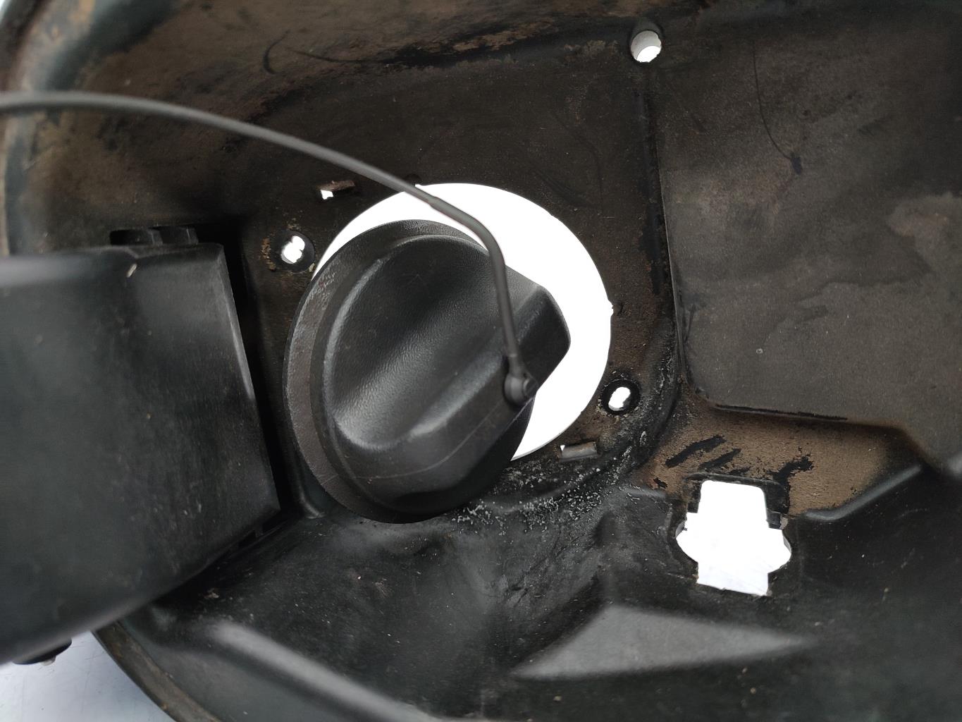 Trappe d'essence RENAULT CLIO 3 PHASE 1 Diesel - 1