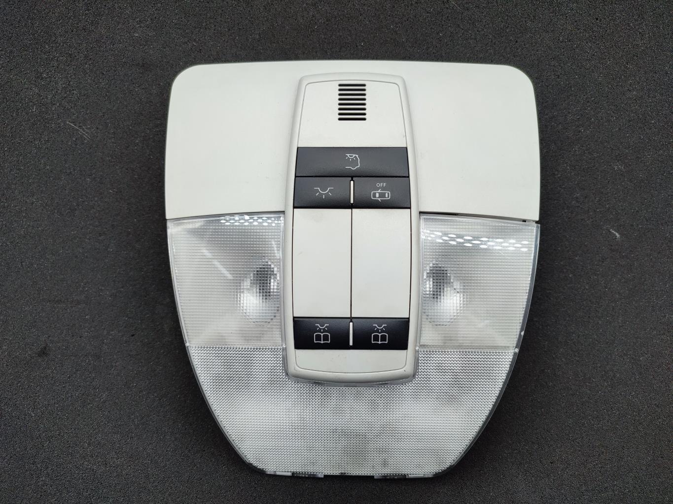 Luce di cortesia MERCEDES CLASSE A 169 PHASE 2 Diésel - 1