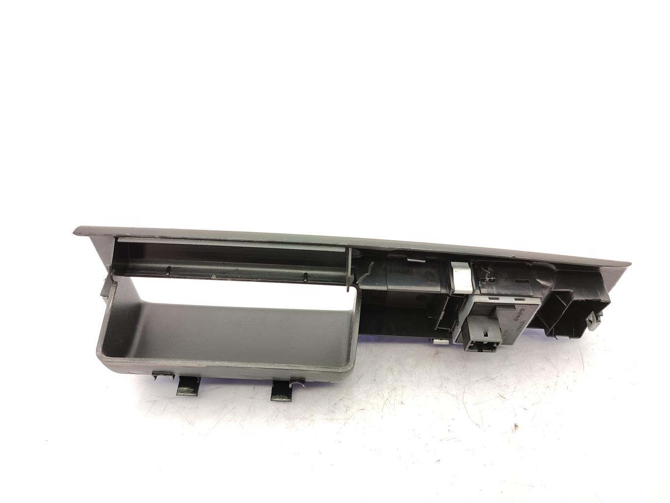 Interruttore lavacristalli anteriore sinistro VOLKSWAGEN POLO 4 PHASE 2 Gasolina - 1